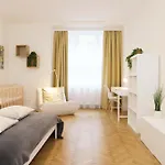 Nowy Kleparz 102 M2 With 3 Separate Bedrooms דירה
