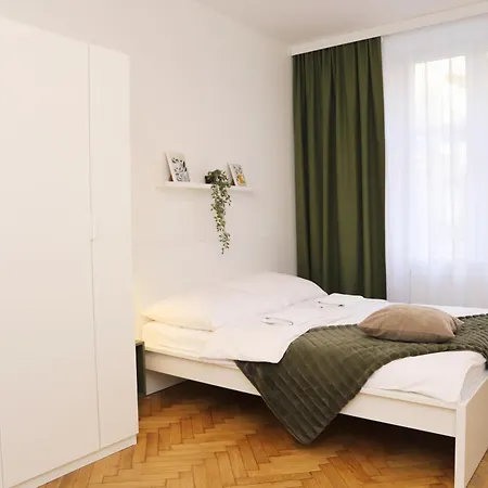 Nowy Kleparz 102 M2 With 3 Separate Bedrooms