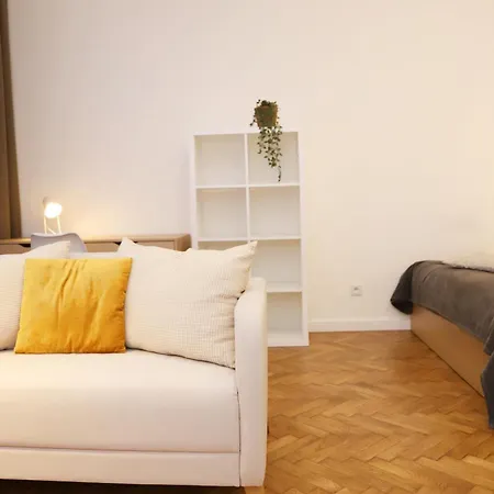 Nowy Kleparz 102 M2 With 3 Separate Bedrooms *