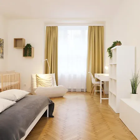 Nowy Kleparz 102 M2 With 3 Separate Bedrooms Lägenhet