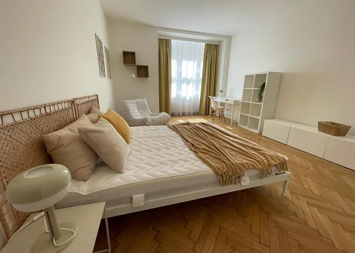 Nowy Kleparz 102 M2 With 3 Separate Bedrooms Apartmán